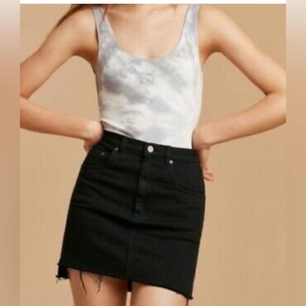 Wilfred Free black frayed hem denim skirt size 2